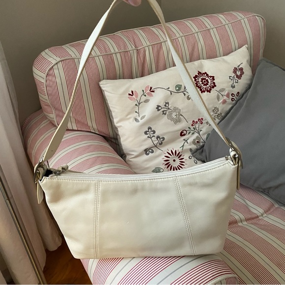 Leather shoulder bag - Picture 6 of 6